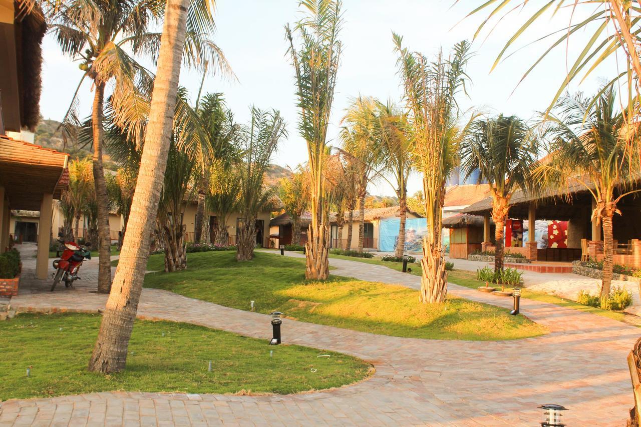 Eagles Beach Resort Phan Thiet Exterior photo